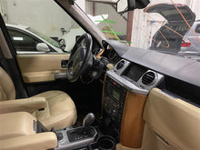 Load image into Gallery viewer, QUARTER GLASS Land Rover LR3 LR4 2005 05 2006 06 2007 07 2008 08 09 10 11 Right - 1125150
