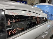 Load image into Gallery viewer, FRONT SPINDLE Mercedes EL550 E350 E320 E500 2003 03 04 05 06 - 11 Right - 1125401
