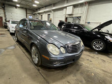 Load image into Gallery viewer, WIPER TRANSMISSION E320 E500 E55 03 04 05 06 07 08 09 - 1126521
