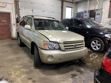 Load image into Gallery viewer, REAR INTERIOR DOOR TRIM PANEL Toyota Highlander 2003 03 - 1129046
