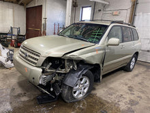 Load image into Gallery viewer, FRONT INTERIOR DOOR TRIM PANEL Toyota Highlander 2003 03 - 1129043
