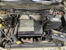 Load image into Gallery viewer, FRONT FENDER Toyota Highlander 01 02 03 04 05 06 07 Right - 1129066
