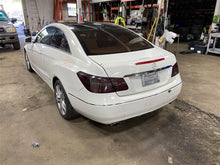 Load image into Gallery viewer, REAR QUARTER GLASS E250 Van E250D E300 E350 E400 E550 E63 10-16 Right - 1131171
