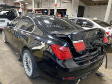 Load image into Gallery viewer, FRONT SPINDLE KNUCKLE 535i Gt 550i Gt 740i 740il 750 10-16 AWD Left - 1131796
