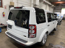 Load image into Gallery viewer, FRONT DOOR Land Rover LR3 LR4 2005 05 2006 06 2007 07 2008 08 2009 09 - 12 Right - 1131923
