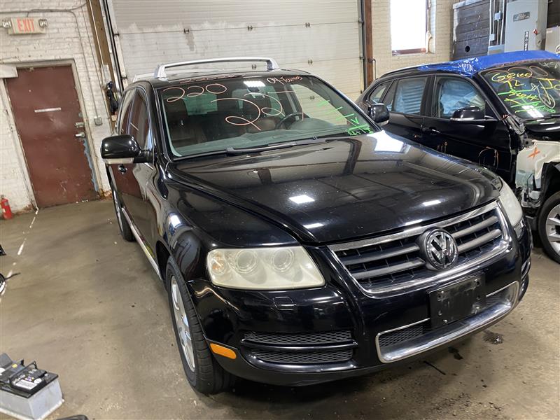 2004 Volkswagen Touareg Floor Shifter - 1133011