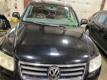 Load image into Gallery viewer, AC COMPRESSOR Touareg 2004 04 2005 05 4.2L - 1132924
