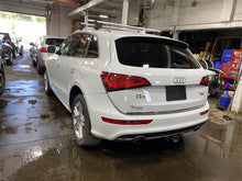 Load image into Gallery viewer, FRONT KNEE Audi Q5 2013 13 2014 14 2015 15 2016 16 2017 17 Right - 1134962
