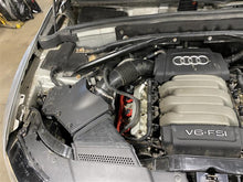 Load image into Gallery viewer, 2010 Audi Q5 Floor Shifter - 1132650
