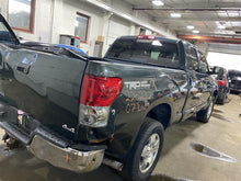 Load image into Gallery viewer, REAR DOOR GLASS Tundra 07 08 09 10 11 12 13 14 15 16 17 18 Right - 1133764
