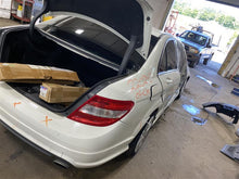 Load image into Gallery viewer, 2009 Mercedes-Benz C300 C350 Floor Shifter - 1134301
