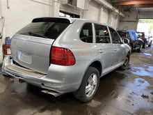 Load image into Gallery viewer, SUSPENSION AIR COMPRESSOR PUMP Porsche Cayenne 2003-2010 - 1135383
