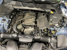 Load image into Gallery viewer, Quarter Panel Cut Vanden Pl XJ XJL XJR 10 11 12 13 14 Right - 1136024
