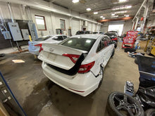 Load image into Gallery viewer, RADIATOR Hyundai Sonata Sonata Hybrid 15 16 17 18 19 - 1138456
