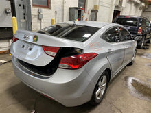Load image into Gallery viewer, WINDSHIELD WIPER MOTOR Hyundai Elantra 11 12 13 14 15 16 - 1138922
