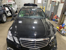 Load image into Gallery viewer, Console Mercedes-Benz E350 E550 E63 2010 10 - 1139239
