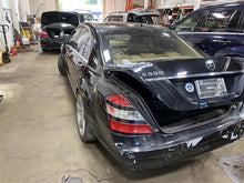 Load image into Gallery viewer, FRONT INTERIOR DOOR TRIM PANEL S550 S600 S65 2007 07 - 1141490
