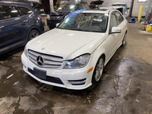 Load image into Gallery viewer, Quarter Panel Cut C230 C250 C300 C350 C63 2008-2014 Left - 1142227
