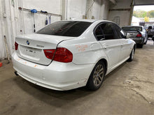 Load image into Gallery viewer, FRONT DOOR WINDOW SWITCH BMW 323i 328i 335i M3 2006-2012 Left - 1145840
