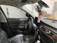 Load image into Gallery viewer, 2011 BMW 328i Floor Shifter - 1145843
