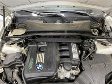 Load image into Gallery viewer, 2011 BMW 328i Floor Shifter - 1145843
