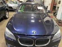 Load image into Gallery viewer, CONSOLE LID BMW Active 7 2012 12 - 1144980
