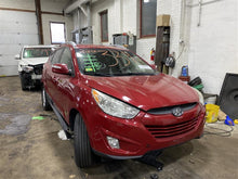 Load image into Gallery viewer, FRONT DOOR GLASS Hyundai Tucson 10 11 12 13 14 15 16 Left - 1147085
