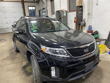 Load image into Gallery viewer, FRONT KNEE Kia Sorento 2014 14 2015 15 Right - 1149806
