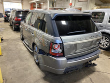 Load image into Gallery viewer, AIR CLEANER BOX LR4 Range Rover Sport 10 11 12 13 Left - 1150852
