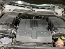 Load image into Gallery viewer, FRONT SPINDLE KNUCKLE Range Rover Sport 09 10 11 12 13 Left - 1150892
