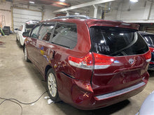 Load image into Gallery viewer, CENTER PILLAR CUT Toyota Sienna 11 12 13 14 15 16 17 Left - 1152480
