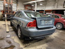 Load image into Gallery viewer, CARRIER ASSEMBLY Volvo S60 2002 02 - 1154290
