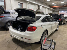 Load image into Gallery viewer, WINDSHIELD WIPER TRANSMISSION 320i 328D 328i 328I GT 335i 335i GT 12-15 - 1156515
