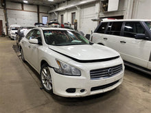 Load image into Gallery viewer, Floor Shifter Nissan Maxima 2009 09 - 1156784
