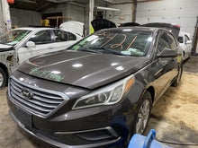 Load image into Gallery viewer, Console Hyundai Sonata Sonata Hybrid 15 16 17 - 1157121
