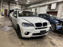 Load image into Gallery viewer, RADIATOR CORE SUPPORT BMW X5 2011 11 2012 12 2013 13 - 1157170
