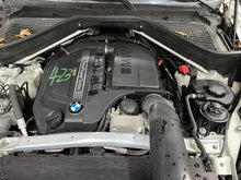 Load image into Gallery viewer, FRONT PASSENGER SEAT BELT &amp; RETRACTOR ONLY X5 X5M X6 X6M 07-14 - 1157231

