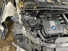 Load image into Gallery viewer, RADIATOR 328i 128i 2007 07 2008 08 09 10 11 12 13 Auto - 1160530
