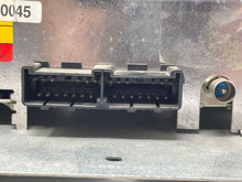 Load image into Gallery viewer, RADIO PART Ford Taurus Mercury 00 01 02 03 04 05 06 07  SIGNAL PROCESSOR - NW135530
