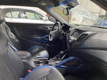 Load image into Gallery viewer, FRONT INTERIOR DOOR TRIM PANEL Hyundai Veloster 2013 13 - 1164195
