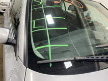 Load image into Gallery viewer, Console BMW 528i 2009 09 - 1163763
