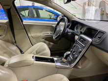 Load image into Gallery viewer, TURN SIGNAL LIGHT LAMP S60 XC60 2011 11 2012 12 2013 13 Left - 1164256
