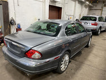 Load image into Gallery viewer, JACK Jaguar X Type 2005 05 - 1170406
