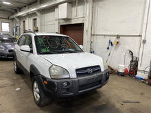 Load image into Gallery viewer, PLASTIC ENGINE COVER Hyundai Tucson 2005 05 - 1171213

