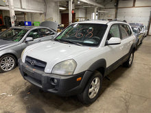 Load image into Gallery viewer, FRONT FENDER Tucson 2005 05 2006 06 2007 07 2008 08 2009 09 Left - 1171241
