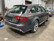 Load image into Gallery viewer, WINDSHIELD WIPER MOTOR Audi A4 Allroad S4 09 10 11 12 13 14 - 1253130
