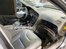 Load image into Gallery viewer, Console Lid Volvo XC70 2005 05 - 1247792
