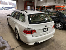 Load image into Gallery viewer, RADIO ANTENNA BMW 530i 2006 06 - 1258555
