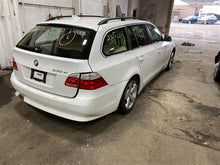 Load image into Gallery viewer, HEADLIGHT LAMP ASSEMBLY BMW 525i 530i 545i 550i M5 05 06 07 Left - 1258537
