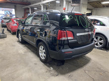Load image into Gallery viewer, CENTER PILLAR CUT Kia Sorento 2011 11 2012 12 2013 13 Left - 1263587

